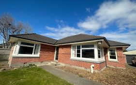 Sunny House With 5 Bedrooms